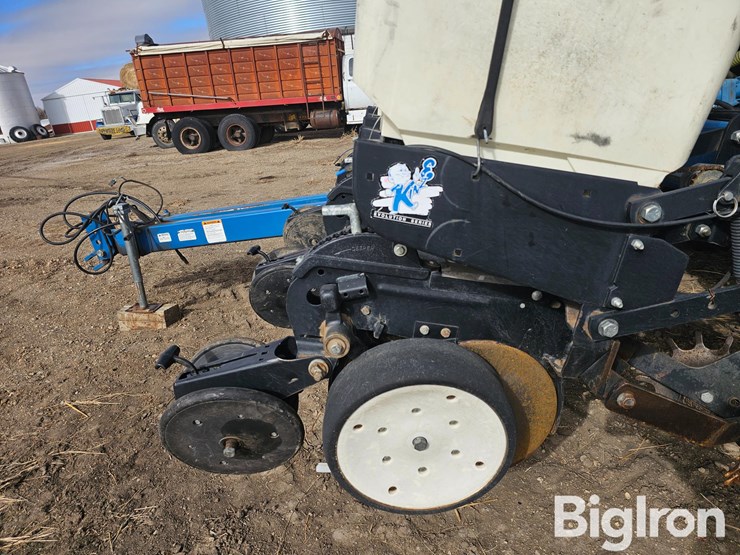 2007-kinze-3200-image-9