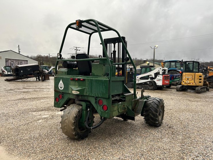 moffett-off-road-forklift-image-4