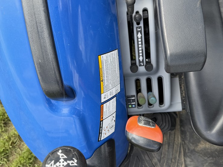 2022-new-holland-boomer-45-image-12