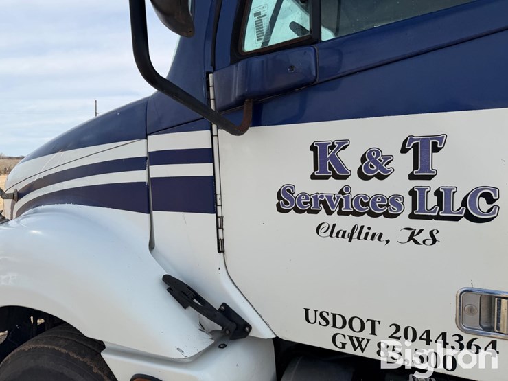 2005-freightliner-columbia-120-t/a-truck-tractor-image-17