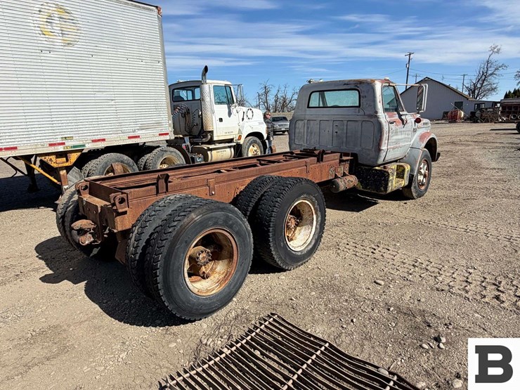 1969-gmc-dump-truck-image-4