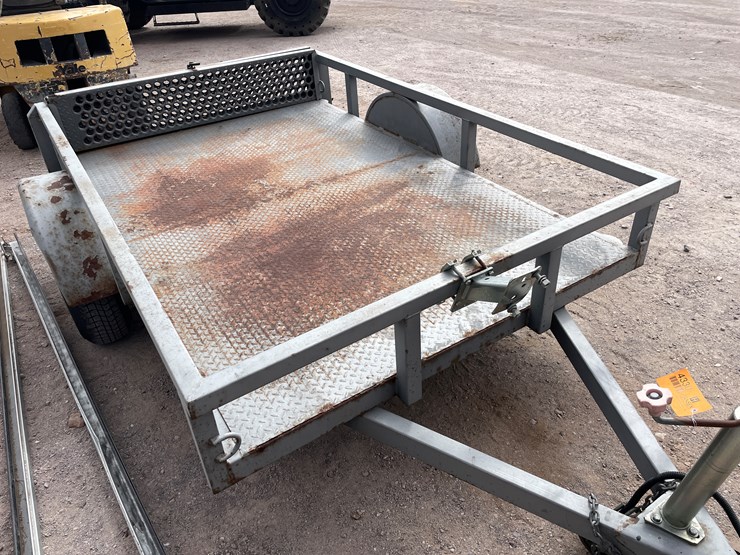 #4330-•-2005-silver-trailer-(title-in-delay)-image-3