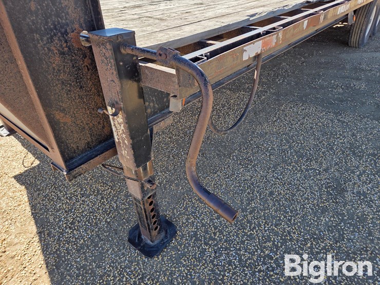 2008-titan-trailer-image-14