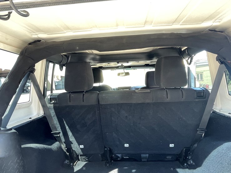 2014-jeep-wrangler-image-32