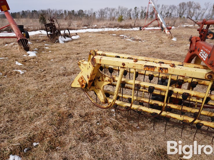 new-holland-258-image-18