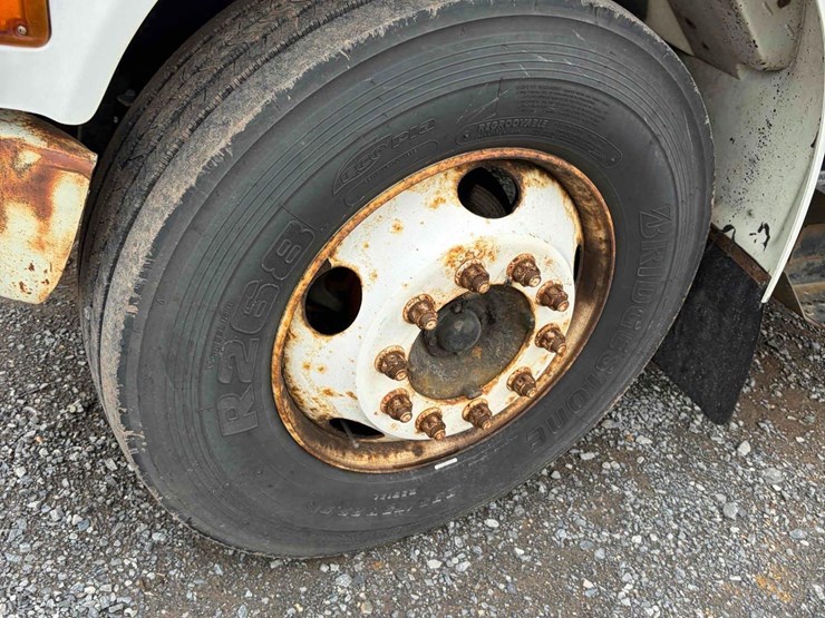 2001-international-4700-image-9