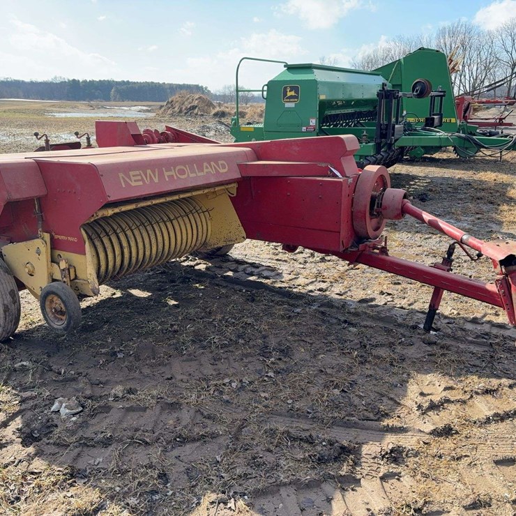 NEW HOLLAND 273