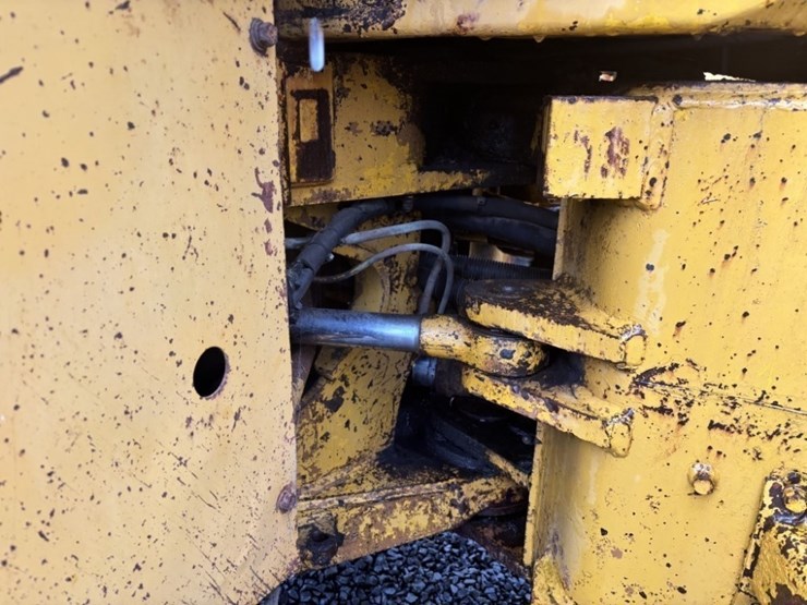 1966-caterpillar-966b-image-18