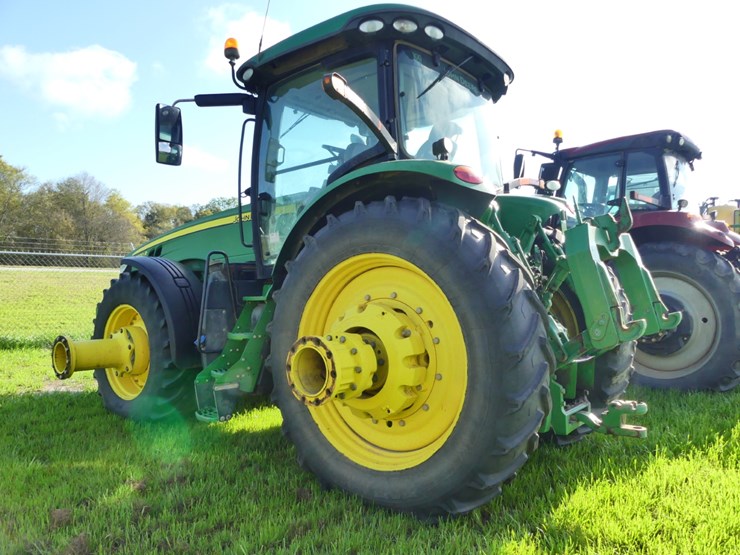 john-deere-8320r-image-3
