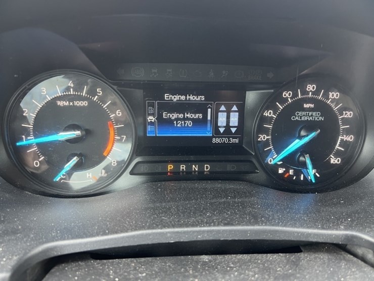 2018-ford-explorer-image-28