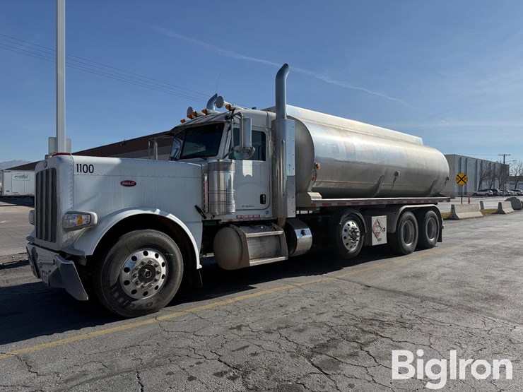 2014-peterbilt-389-image-1