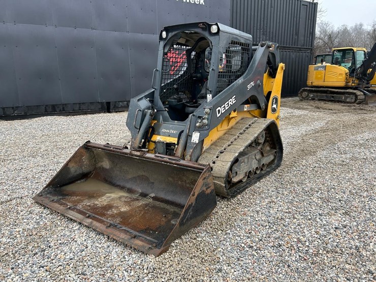 2019-deere-317g-image-8