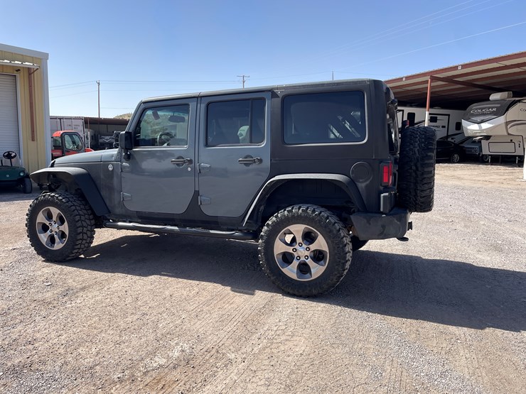 2014-jeep-wrangler-image-3