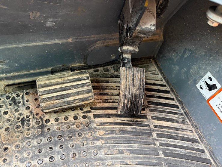 takeuchi-tl8r-image-41