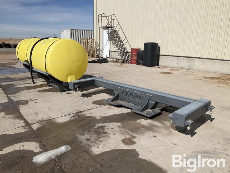 claas-rear-deck-mount-saddle-tanks-image-1