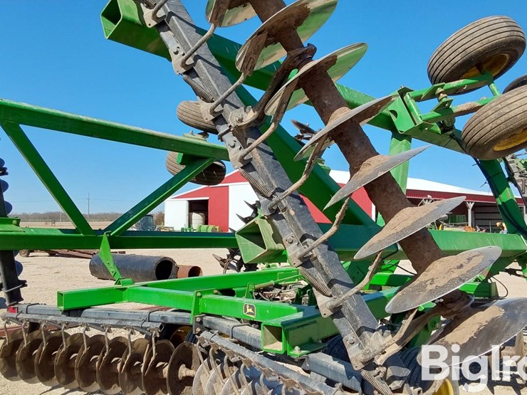 john-deere-630-image-16