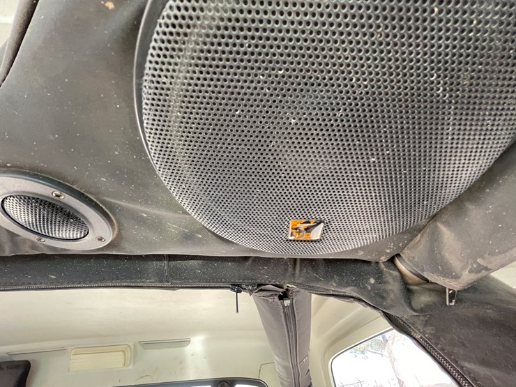 1993-jeep-wrangler-image-6