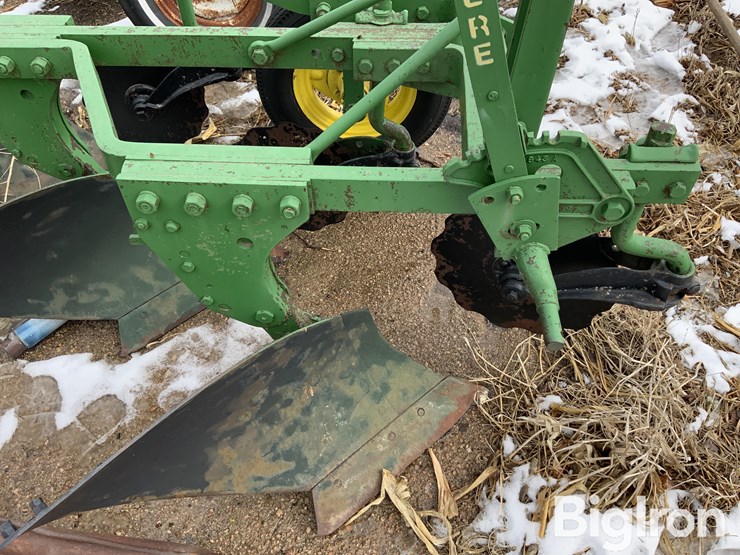 john-deere-810-image-13