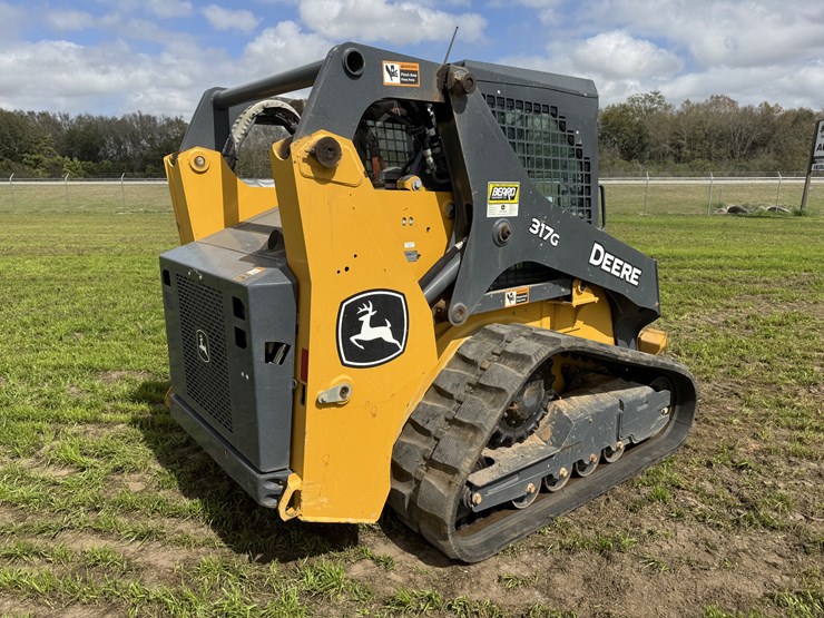 2022-deere-317g-image-6