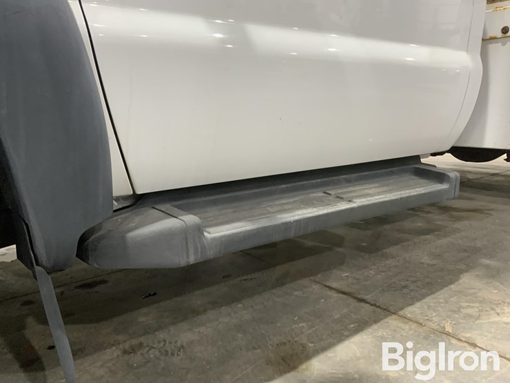 2015-ford-f550-xl-image-14