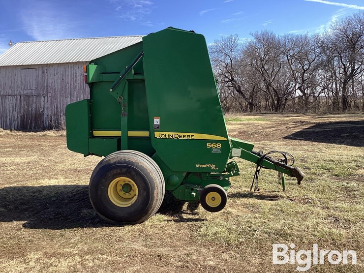 2010-john-deere-568-image-4