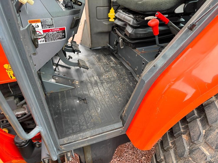 2005-kubota-la1301s-image-50