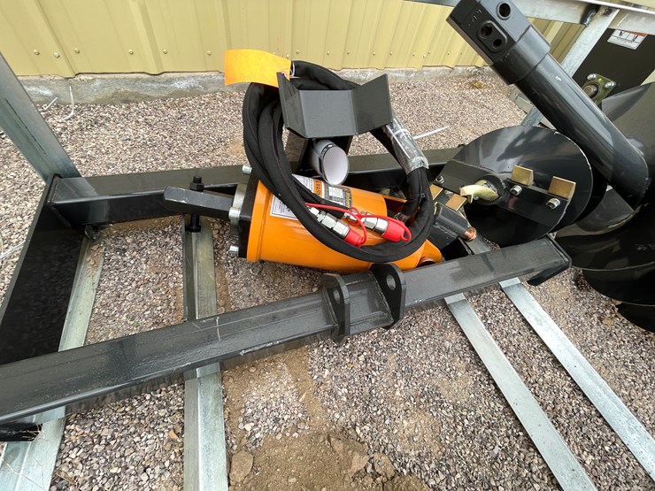 #4362-•-unused-2026-wolverine-skid-steer-auger-drive-and-bit-attachment-image-3