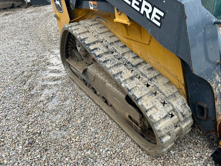 2022-deere-317g-image-12