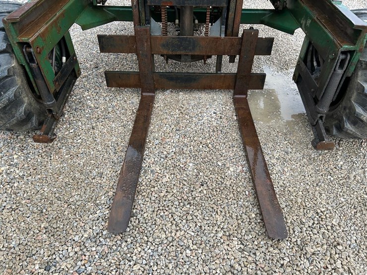 moffett-off-road-forklift-image-9