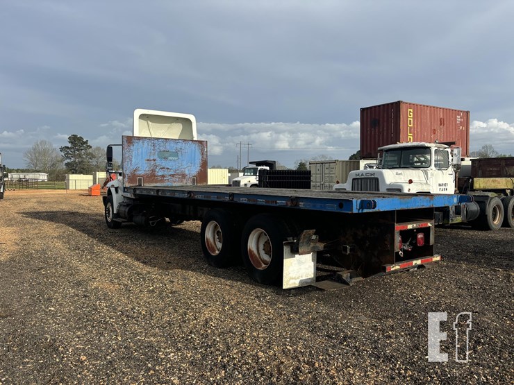 2009-international-durastar-4400-image-7