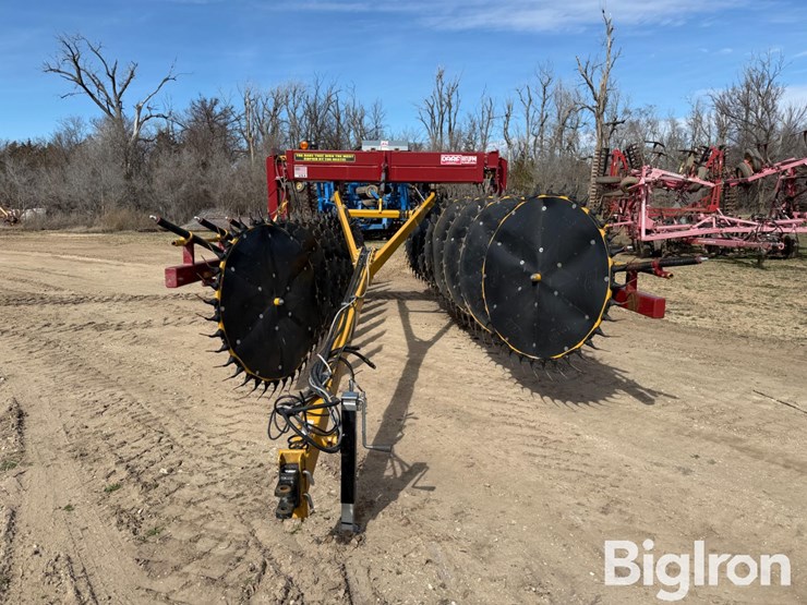 2023-darf-1017lfmwac-17-wheel-hay-rake-image-2