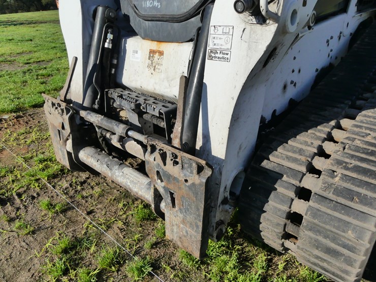 2022-bobcat-t770-image-11