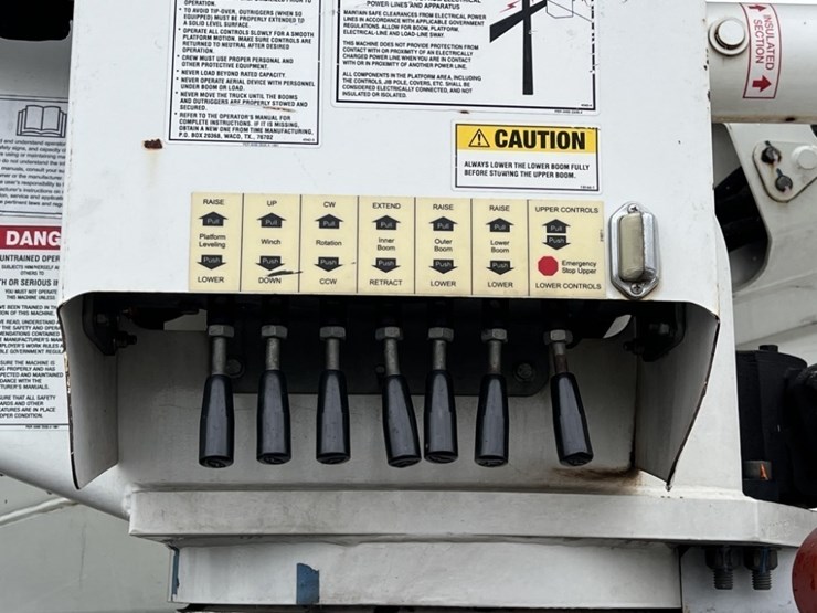 2011-ford-f550-image-26