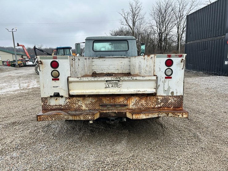 international-4700-lpx-service-body-truck-image-3