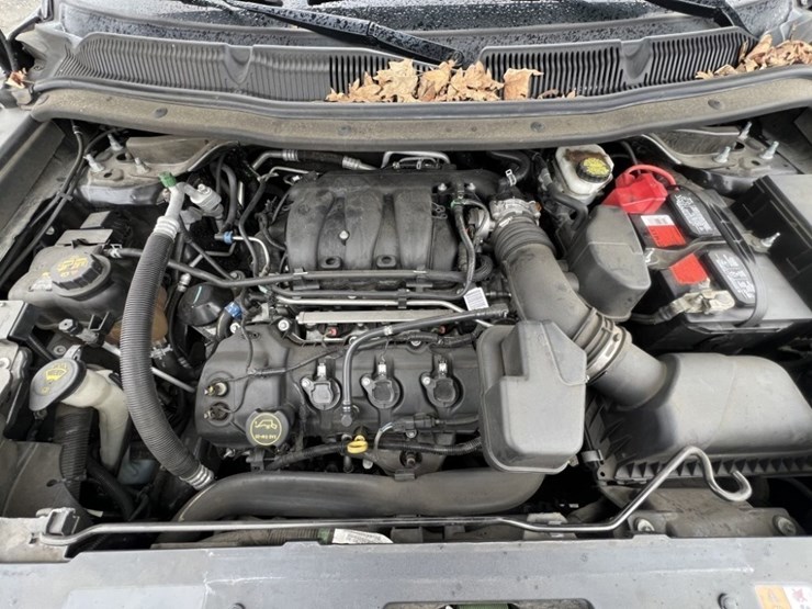 2018-ford-explorer-image-12