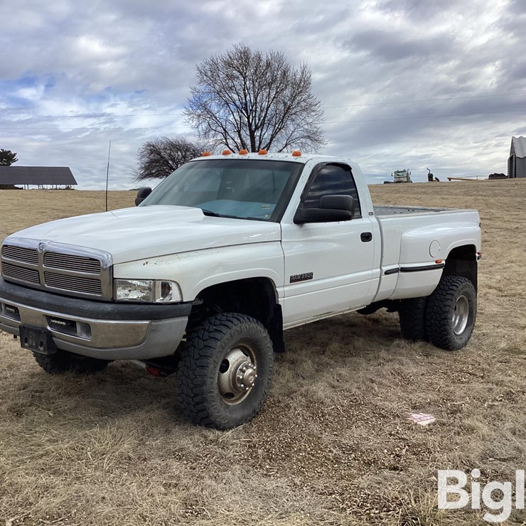 1996 DODGE 3500