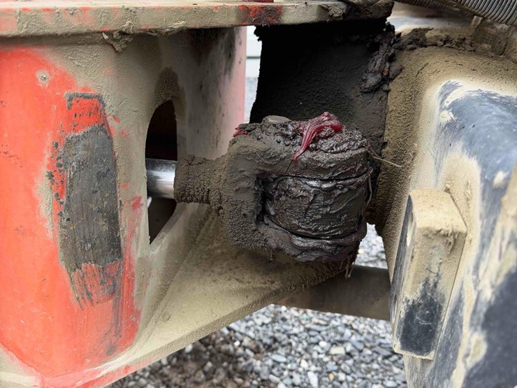 2015-kubota-r530-image-14