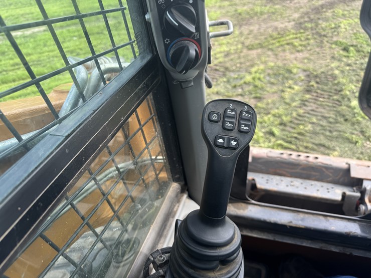 case-tv450b-image-10