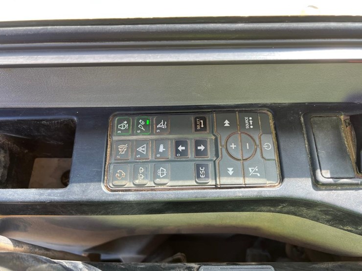 volvo-ecr88-image-21