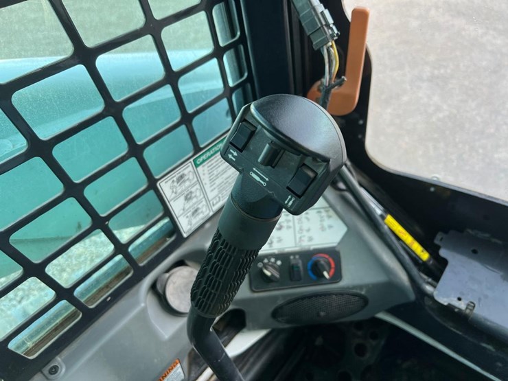 2016-bobcat-t770-image-22