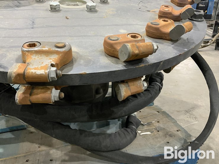 2025-massey-ferguson-730-image-19