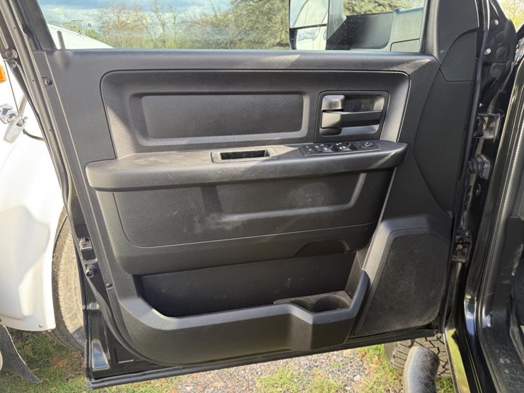 2017-dodge-ram-2500-image-15