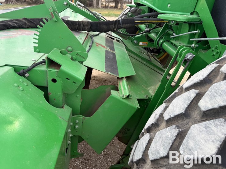 2021-john-deere-w260-image-10