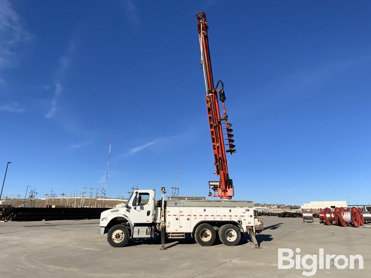 2012-freightliner-m2-106-image-8