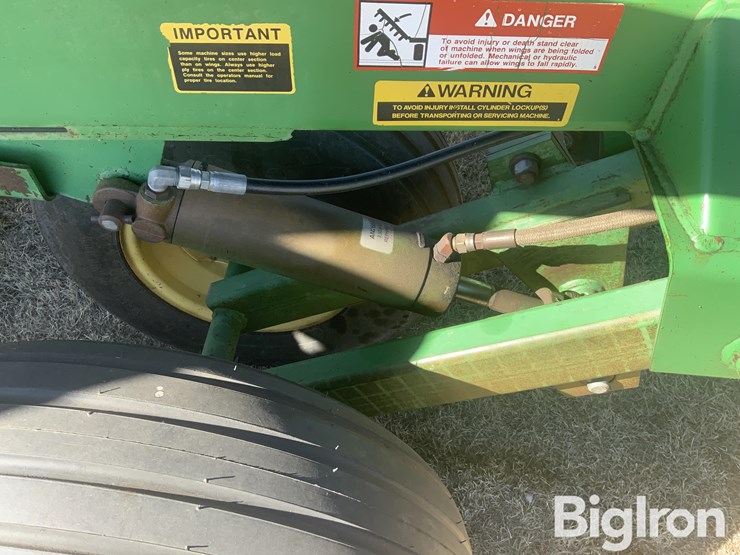 john-deere-630-image-12