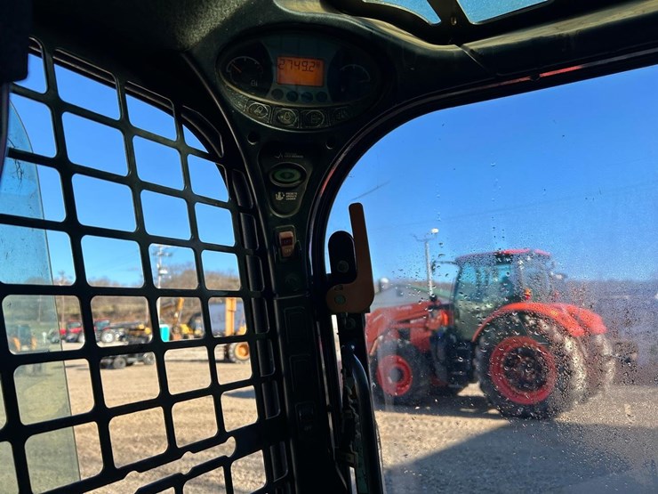 2017-bobcat-t740-image-27