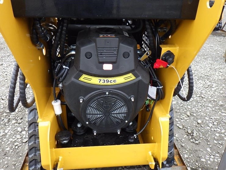 2025-agt-mx-crt23-skid-steer-tracked-loader-image-10