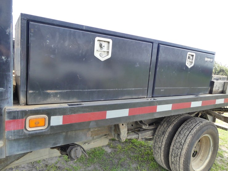 2012-chevrolet-3500-image-9