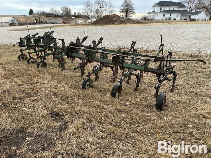 john-deere-front-mounted-cultivator-image-5