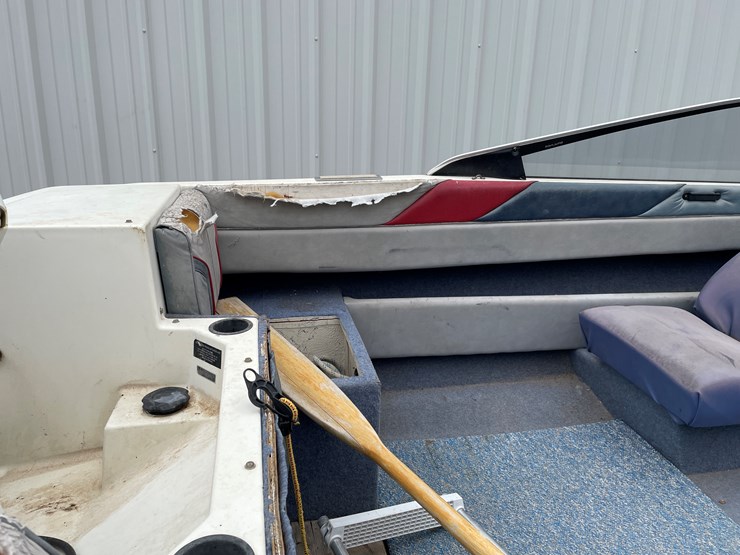 #4331-•-bayliner-boat-and-trailer-(titles-in-delay)-image-45